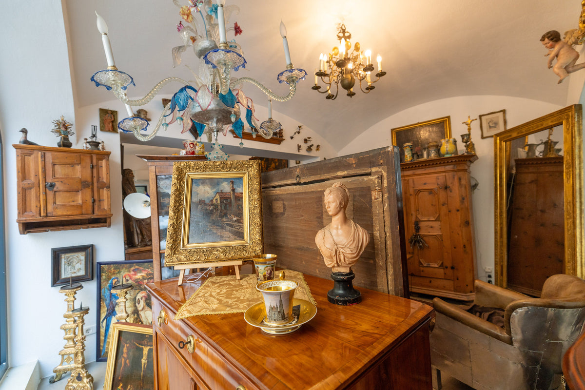 Kunstobjekte und Antiquitäten des Jugendstils und Art Nouveau