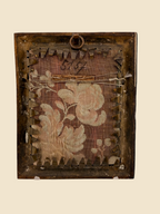 Rückseite der gerahmten Biedermeier-Porzellanminiatur mit textilem Rückenschutz und Aufhängung