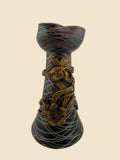 Jugendstilvase aus irisierendem Glas mit floralem Metallbesatz, Vorderansicht
